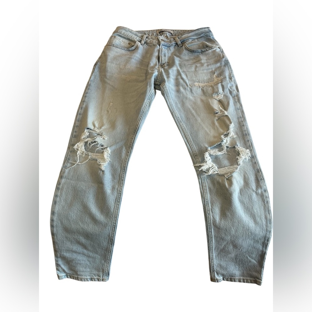 Zara jeans size 34 

Smoke free pet free home